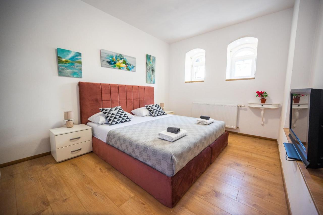 Spacious And Bright 2Bdr Apartment In The Old Town Сараево Екстериор снимка
