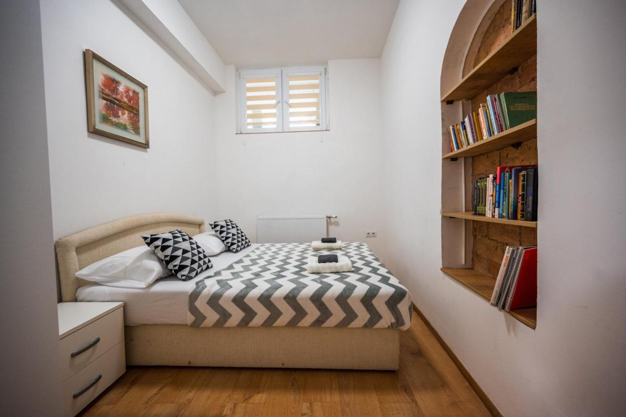 Spacious And Bright 2Bdr Apartment In The Old Town Сараево Екстериор снимка